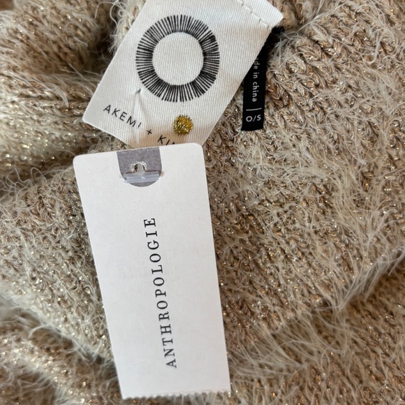 Anthropologie Akemi + Kin Poncho/Sweater OS‎ Gold Metallic Shimmer Eyelash Cape - Picture 4 of 10